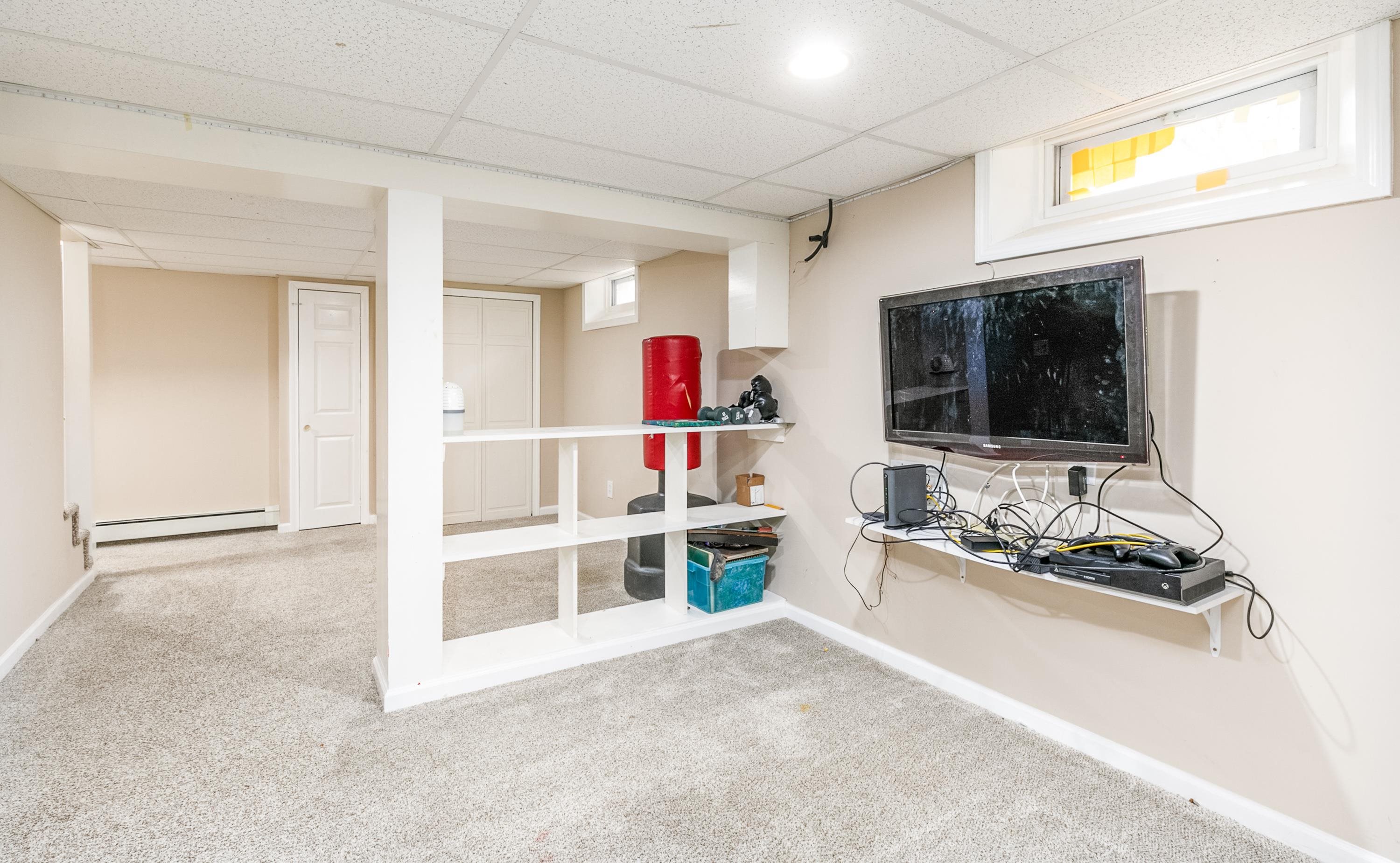 12 Cabot Road Merrimack, NH 03054 - Photo 25 of 32