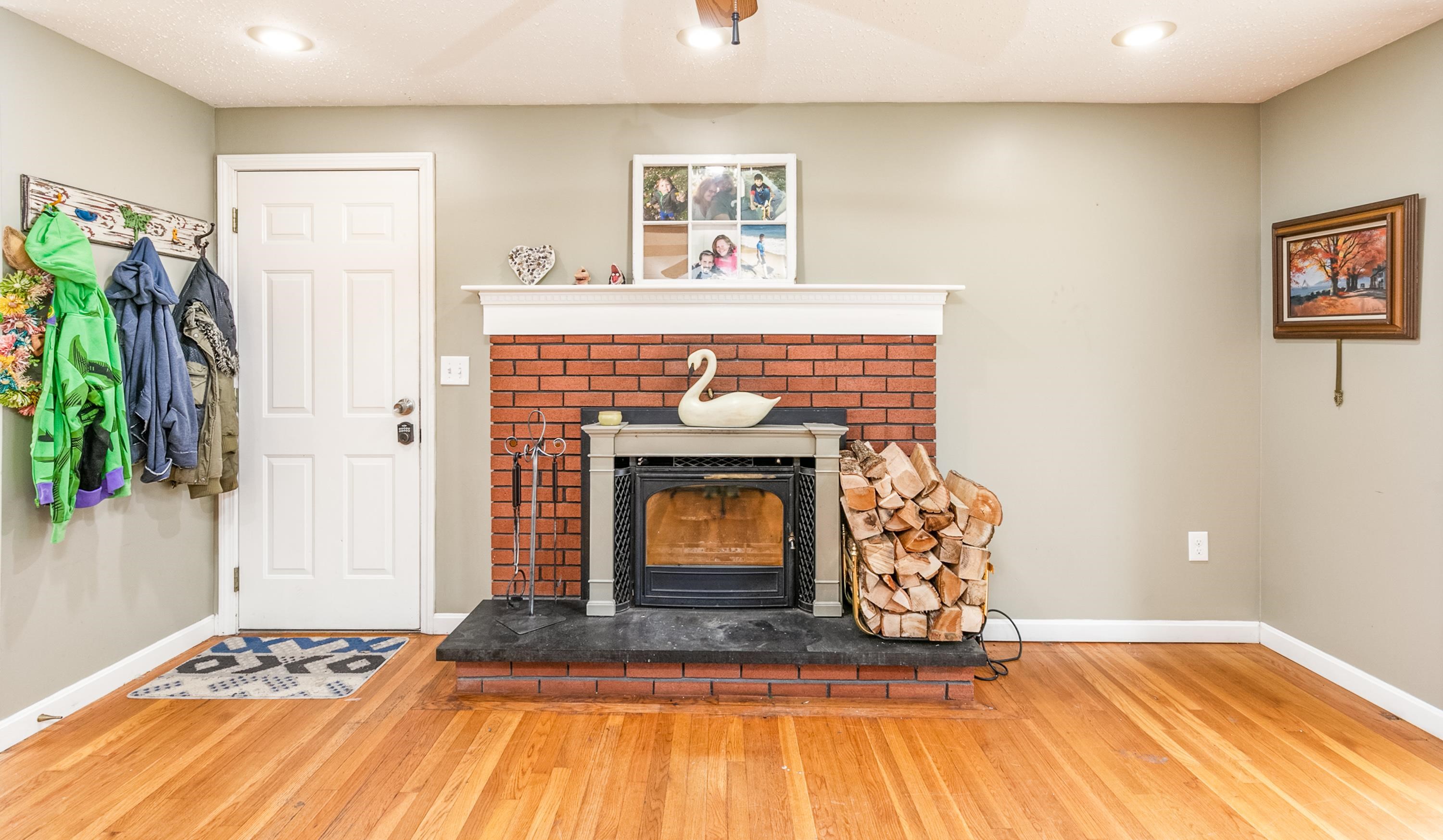 12 Cabot Road Merrimack, NH 03054 - Photo 5 of 32