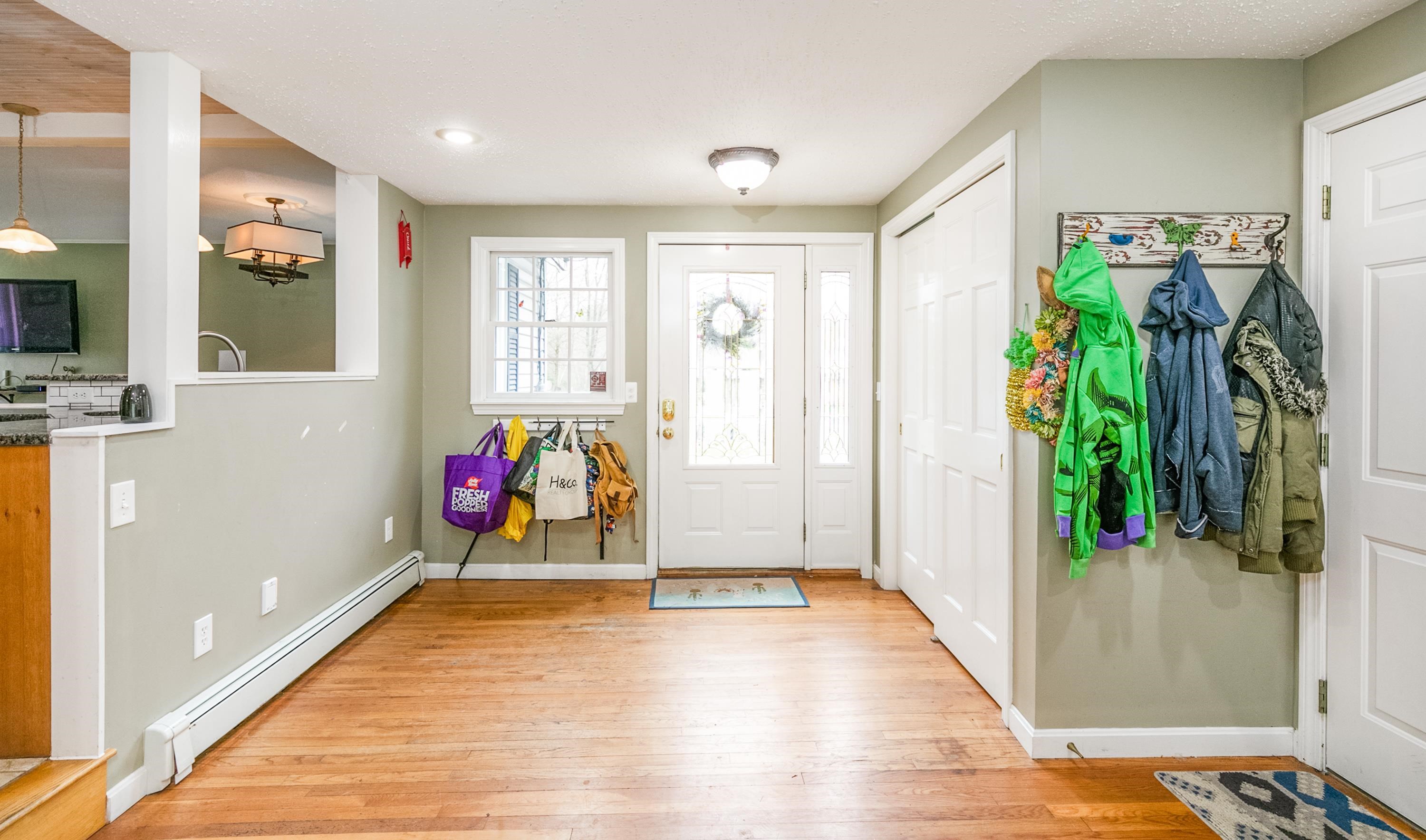 12 Cabot Road Merrimack, NH 03054 - Photo 9 of 32