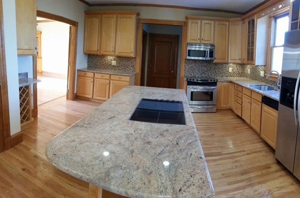 219 Gardiner Road Quincy, MA 02169 - Photo 2 of 9 Gallery Image 2