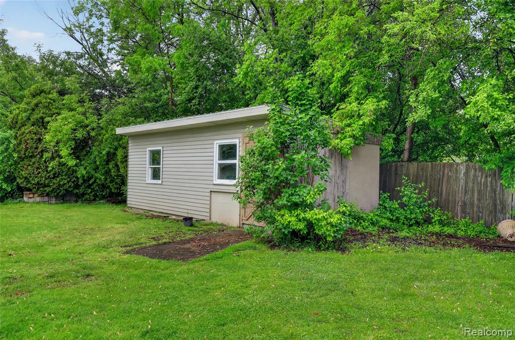 5090 Torrey Road Flint, MI 48507 - Photo 41 of 43