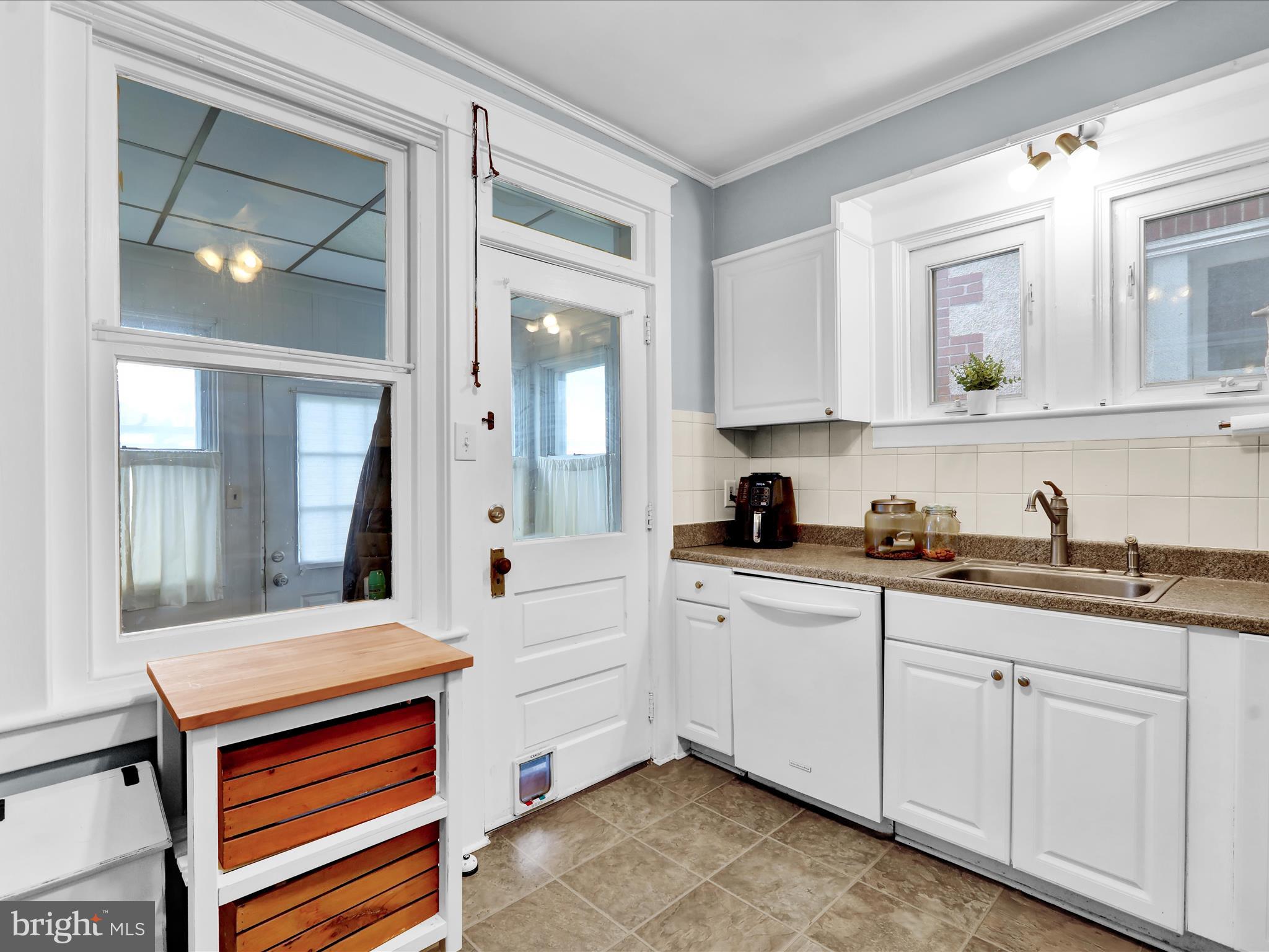 119 Reading Avenue Shillington, PA 19607 - Photo 10 of 31 Kitchen
