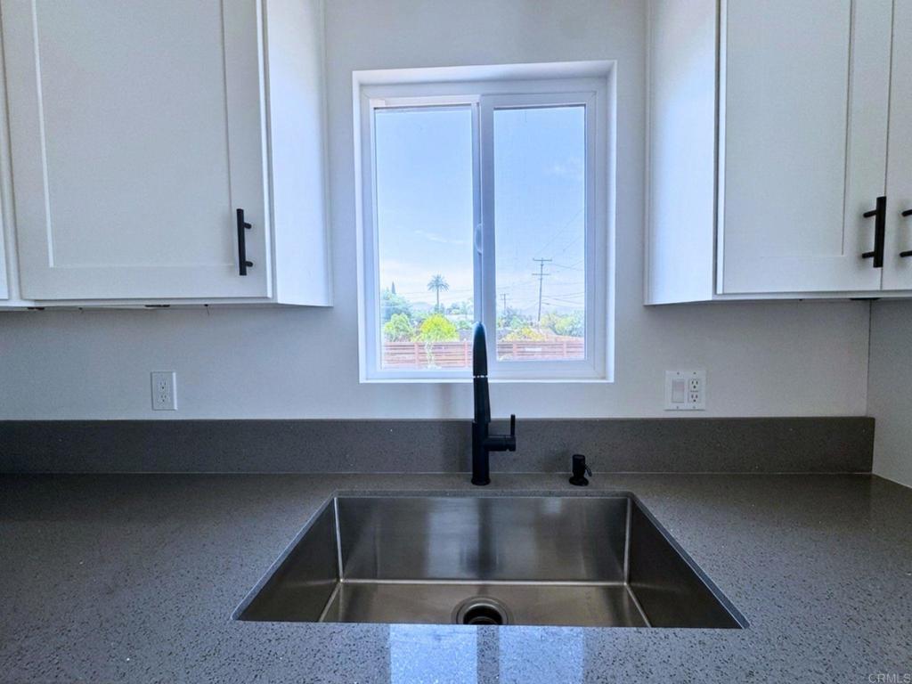 359 Cascade Road El Cajon, CA 92021 - Photo 6 of 22 Kitchen