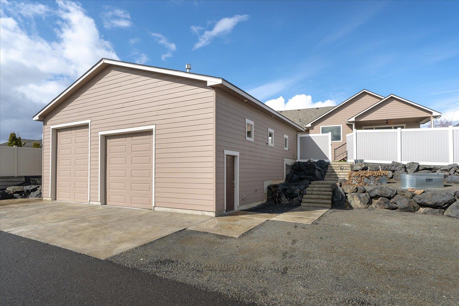 9503 Floyd Drive Cheney, WA 99004 - Photo 2 of 46