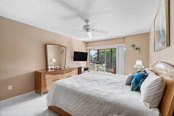$1,800 | 23345 Carolwood Lane, Boca Raton, FL 33428