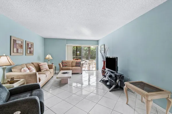 $1,800 | 23345 Carolwood Lane, Boca Raton, FL 33428