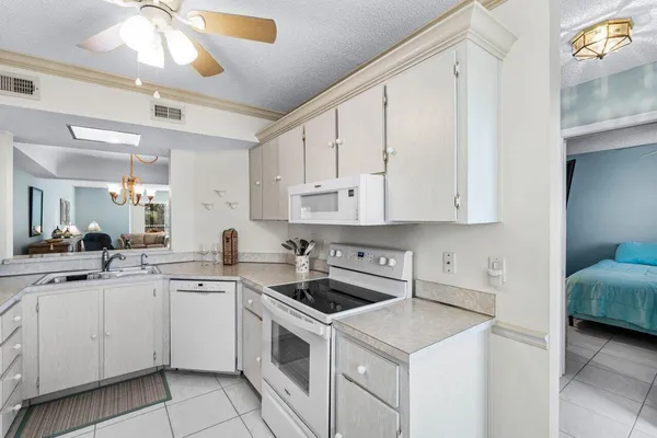 $1,800 | 23345 Carolwood Lane, Boca Raton, FL 33428