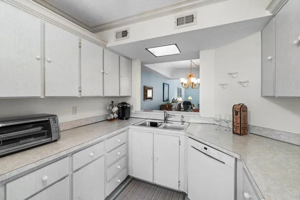 $1,800 | 23345 Carolwood Lane, Boca Raton, FL 33428