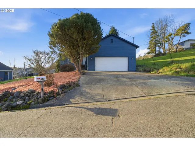 $359,900 | 612 Northeast Hill Street, Sheridan, OR 97378