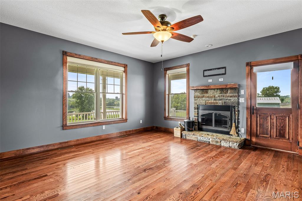 1306 State Rte J Fayette, MO 65248 - Photo 9 of 82