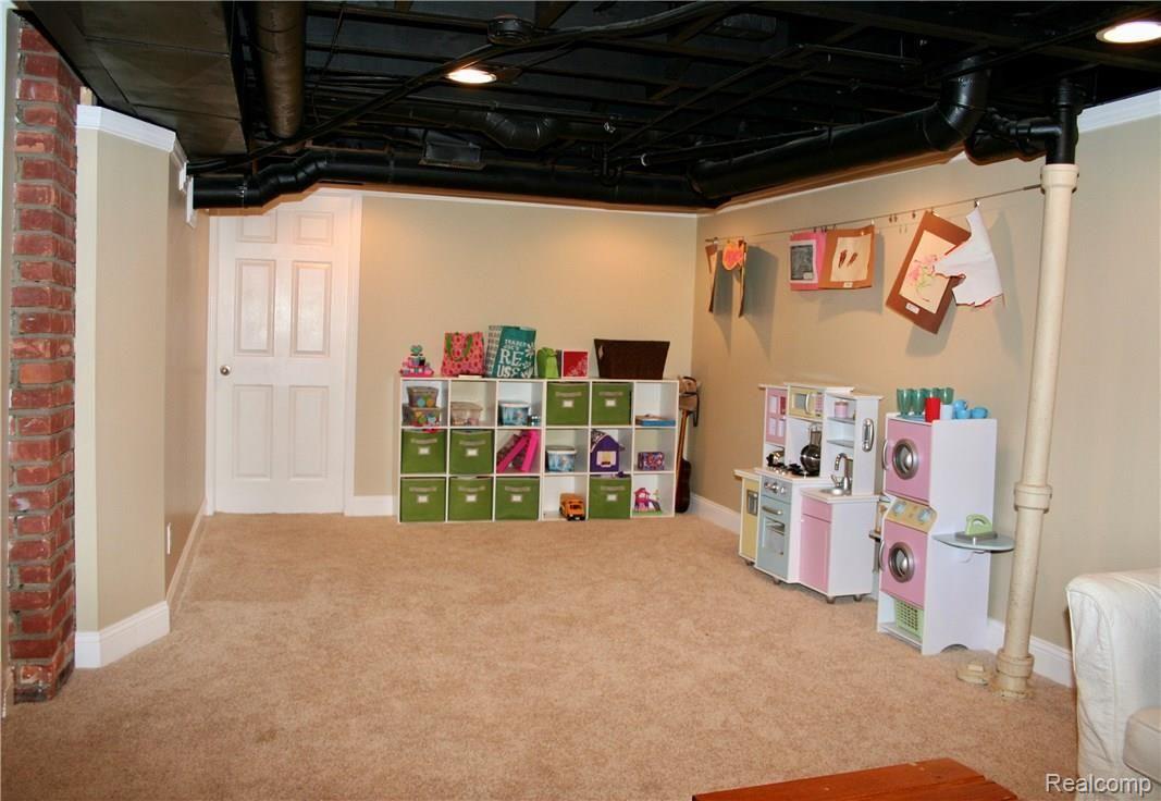 3270 Cumberland Road Berkley, MI 48072 - Photo 19 of 23 fullsizeoutput_508.jpeg
