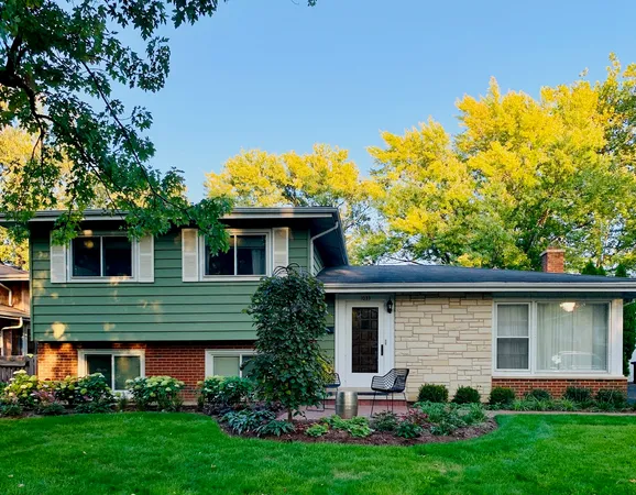 $549,000 | 1033 Kenton Road, Deerfield, IL 60015