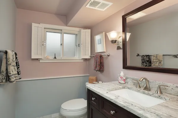 $549,000 | 1033 Kenton Road, Deerfield, IL 60015