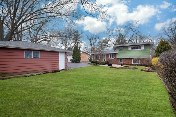 $549,000 | 1033 Kenton Road, Deerfield, IL 60015