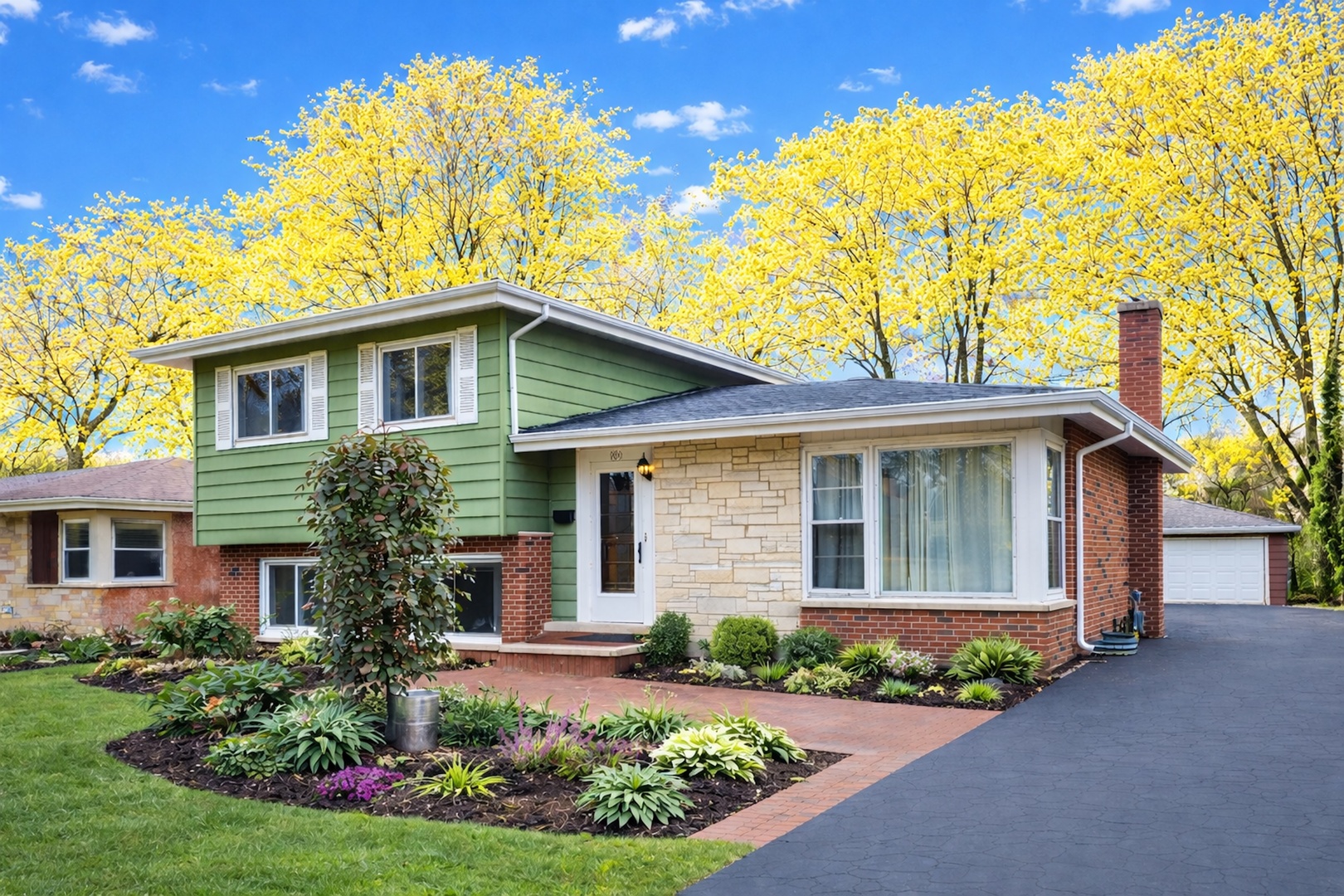 1033 Kenton Road Deerfield, IL 60015 - Photo 2 of 21