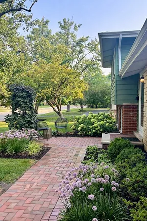 $549,000 | 1033 Kenton Road, Deerfield, IL 60015