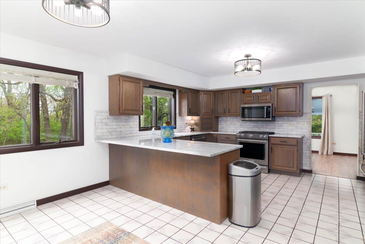 9131 Colfax Street Crown Point, IN 46307 - Photo 12 of 25 1200x803