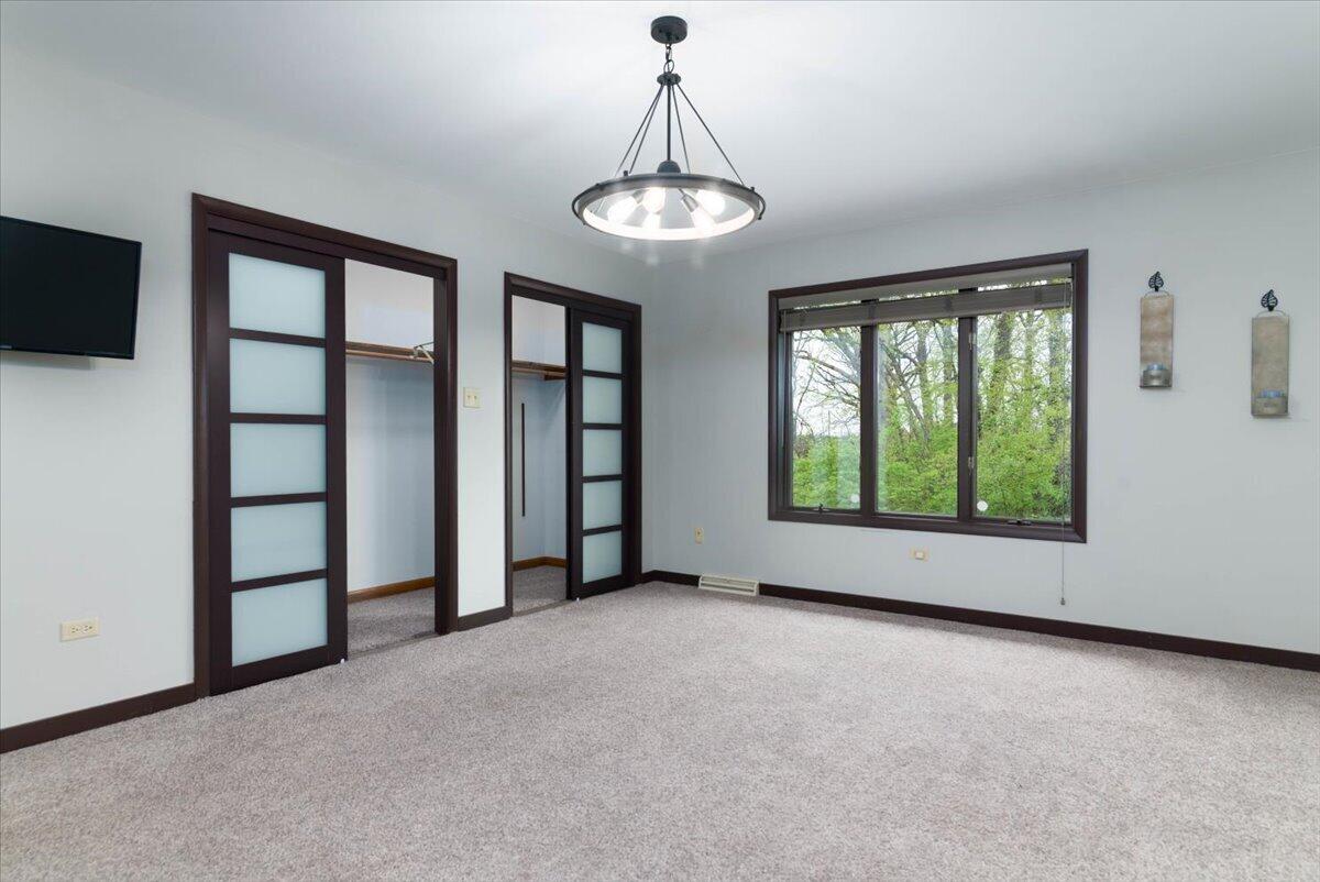 9131 Colfax Street Crown Point, IN 46307 - Photo 7 of 25 1200x802