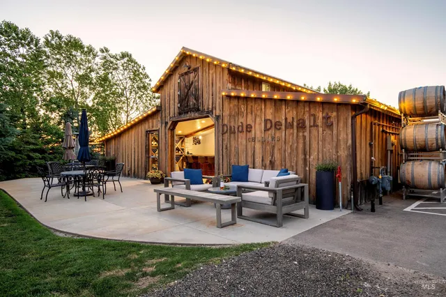 $9,100,000 | 5446 N Highway, Eagle, ID 83616