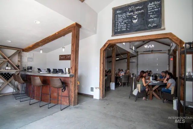 $9,100,000 | 5446 N Highway, Eagle, ID 83616