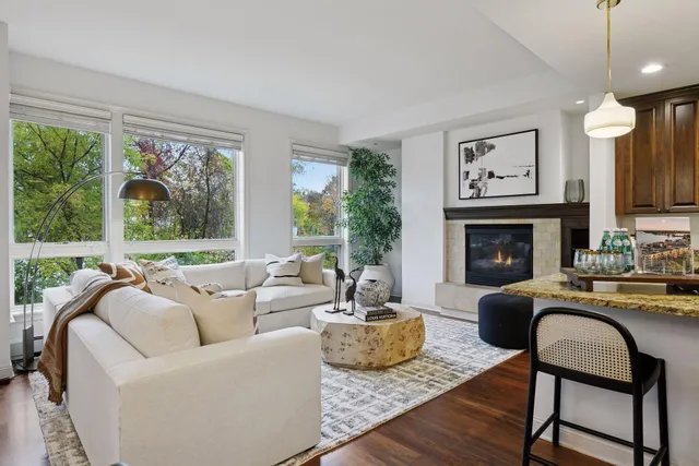 $1,000,000 | 4201 Sunset Drive, Unit N217, Spring Park, MN 55384