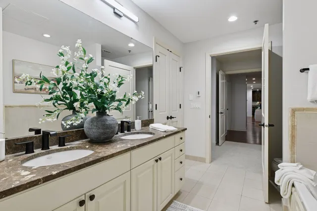 $1,000,000 | 4201 Sunset Drive, Unit N217, Spring Park, MN 55384