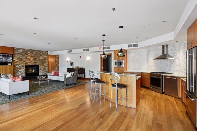 $1,000,000 | 4201 Sunset Drive, Unit N217, Spring Park, MN 55384