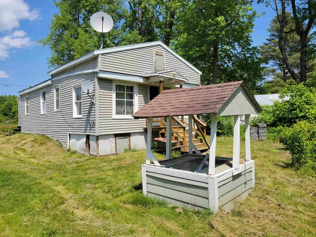 $210,000 | 24 Bragg Bay, Errol, NH 03579