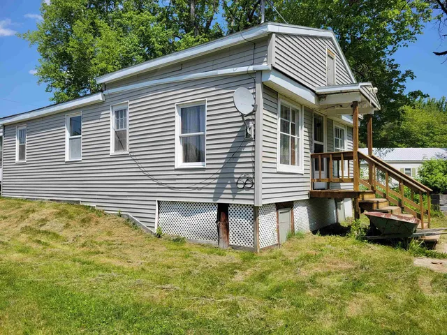 $210,000 | 24 Bragg Bay, Errol, NH 03579