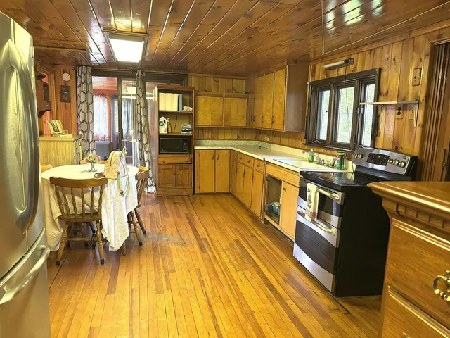 $210,000 | 24 Bragg Bay, Errol, NH 03579