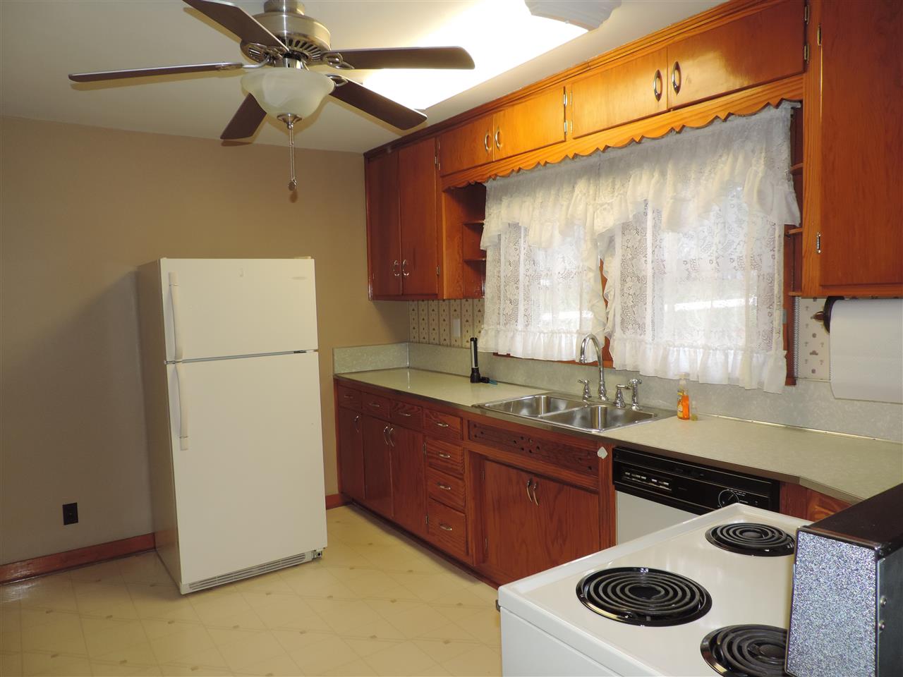 2104 Williams Road Bedford, IN 47421 - Photo 14 of 23 Gallery Image 14