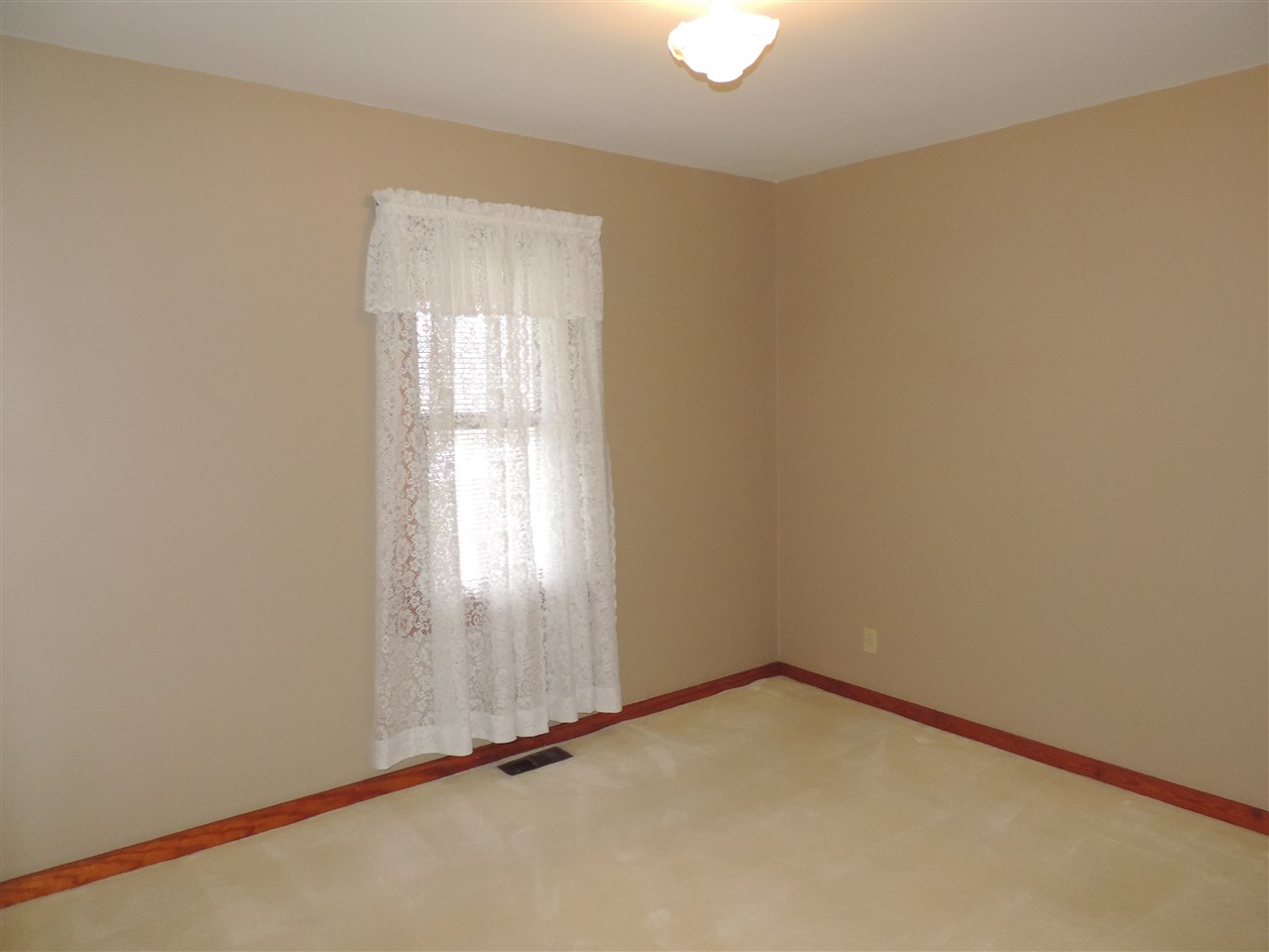 2104 Williams Road Bedford, IN 47421 - Photo 16 of 23 Gallery Image 16
