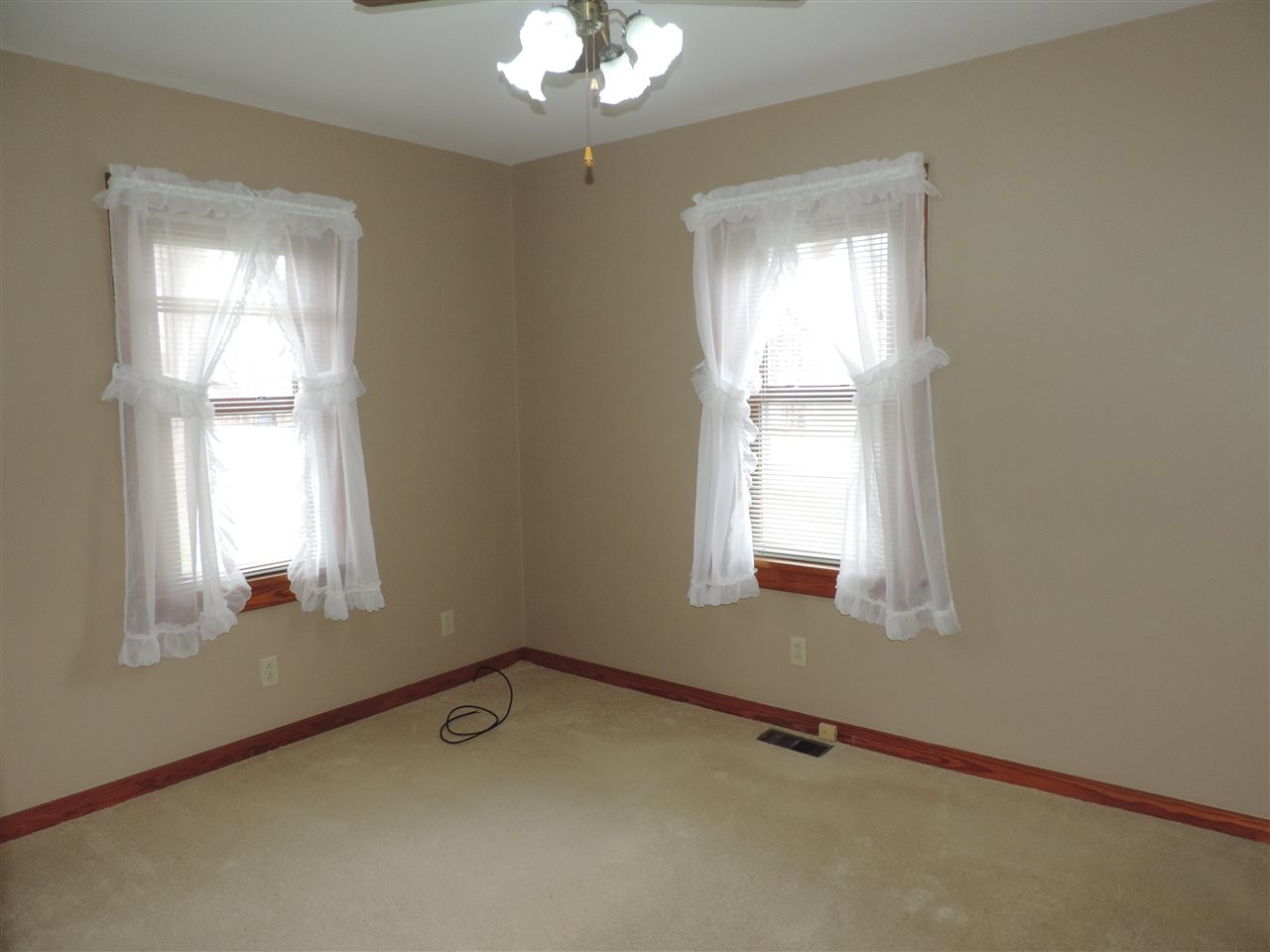 2104 Williams Road Bedford, IN 47421 - Photo 18 of 23 Gallery Image 18