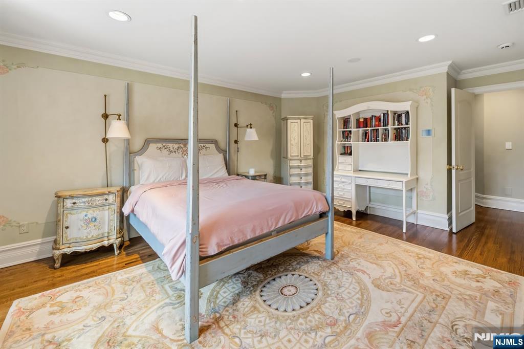 27 Roberts Road Englewood Cliffs, NJ 07632 - Photo 26 of 44