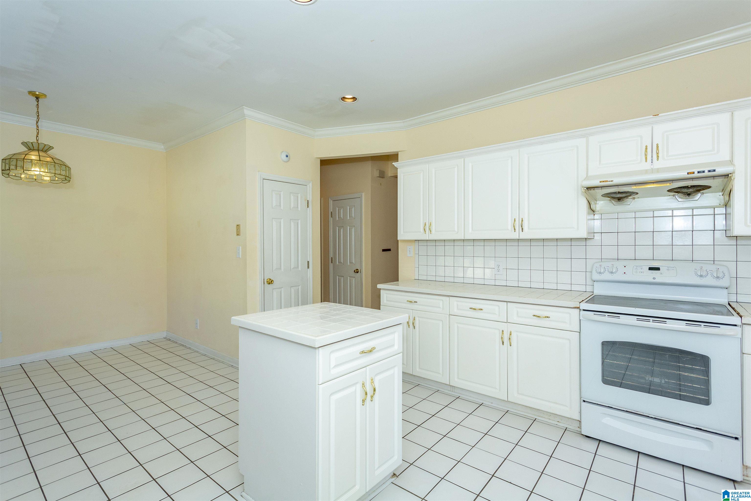 2000 Arrowhead Drive Sylacauga, AL 35150 - Photo 13 of 75
