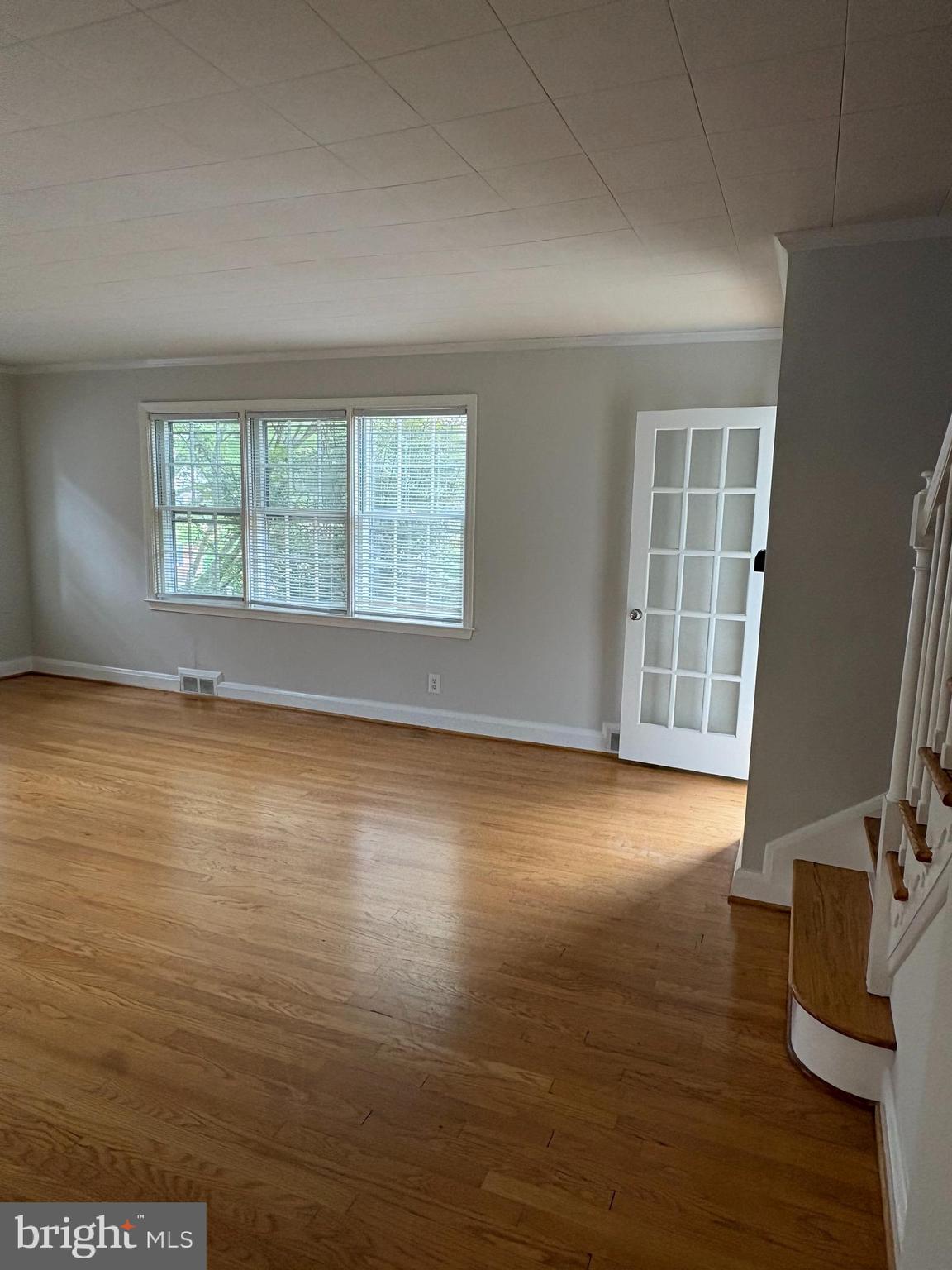 8134 Glen Gary Road Towson, MD 21286 - Photo 4 of 24 ENTERING LIVING ROOM
