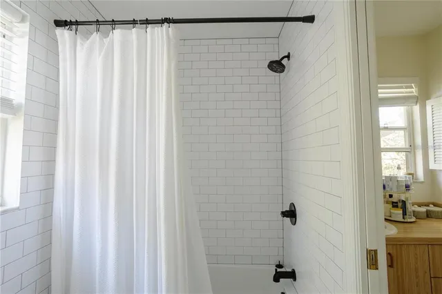 $575,000 | 2337 Ixora Avenue, Sarasota, FL 34234