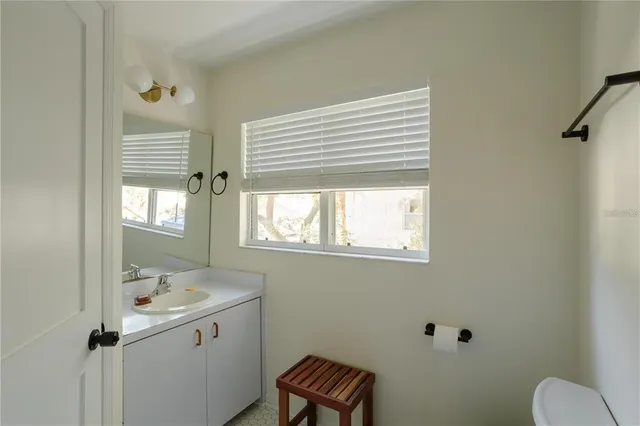 $575,000 | 2337 Ixora Avenue, Sarasota, FL 34234