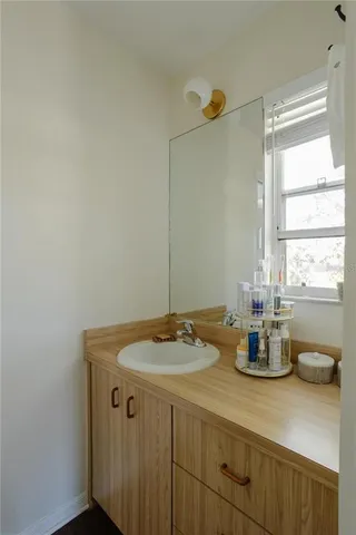 $575,000 | 2337 Ixora Avenue, Sarasota, FL 34234