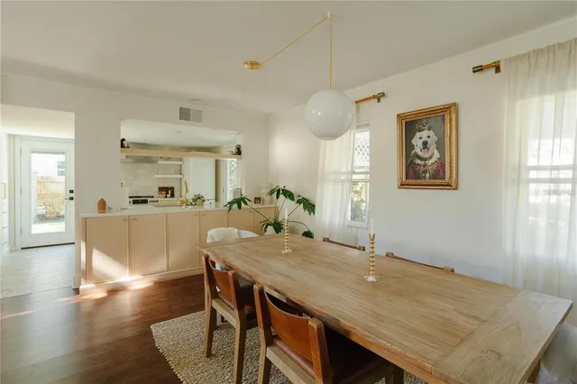 $575,000 | 2337 Ixora Avenue, Sarasota, FL 34234