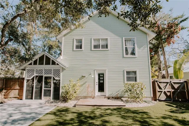 $575,000 | 2337 Ixora Avenue, Sarasota, FL 34234