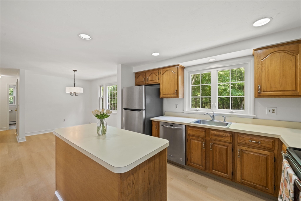 45 Tilden Lane Hanover, MA 02339 - Photo 5 of 34