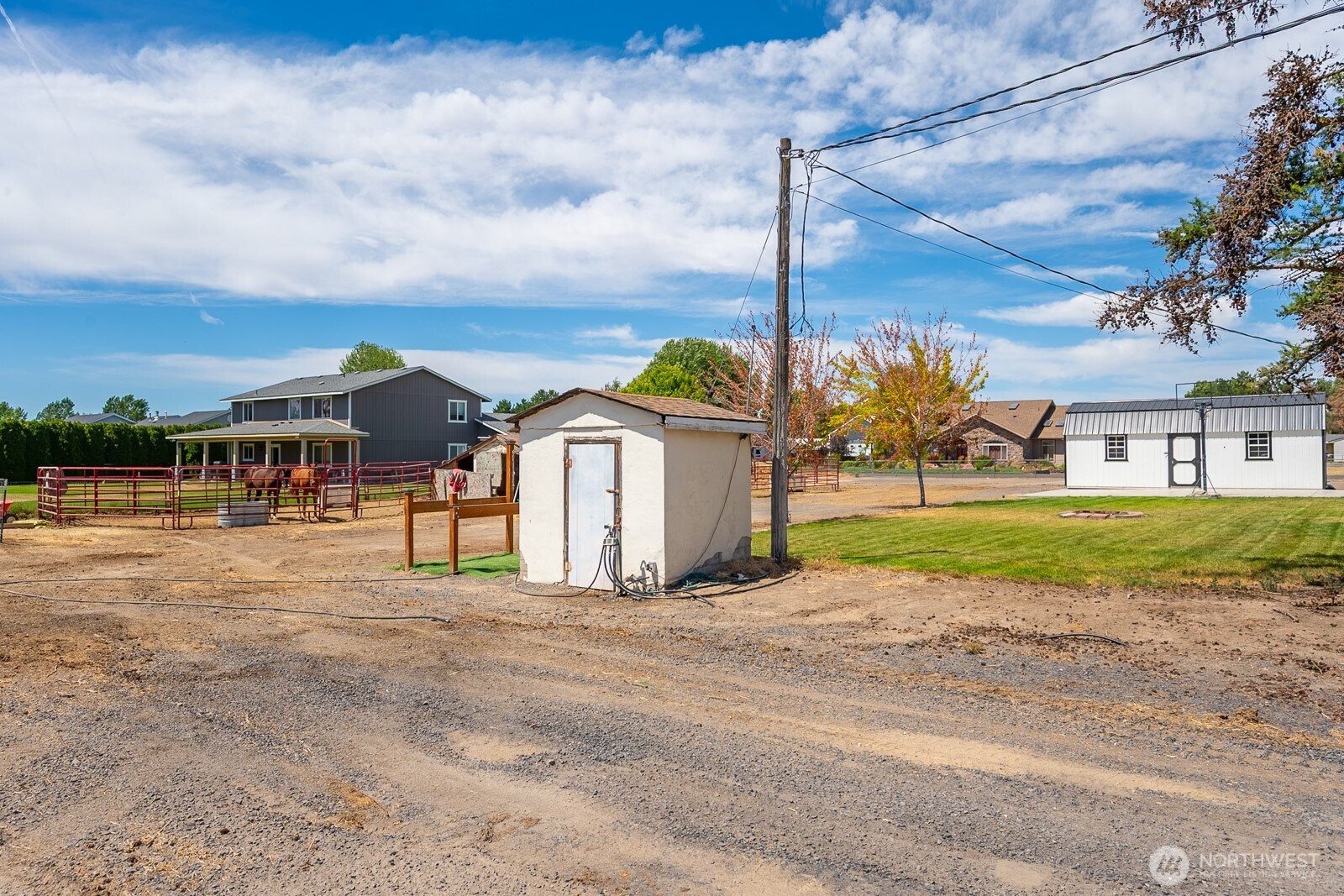 2096 Hamilton Road Northeast Moses Lake, WA 98837 - Photo 5 of 38