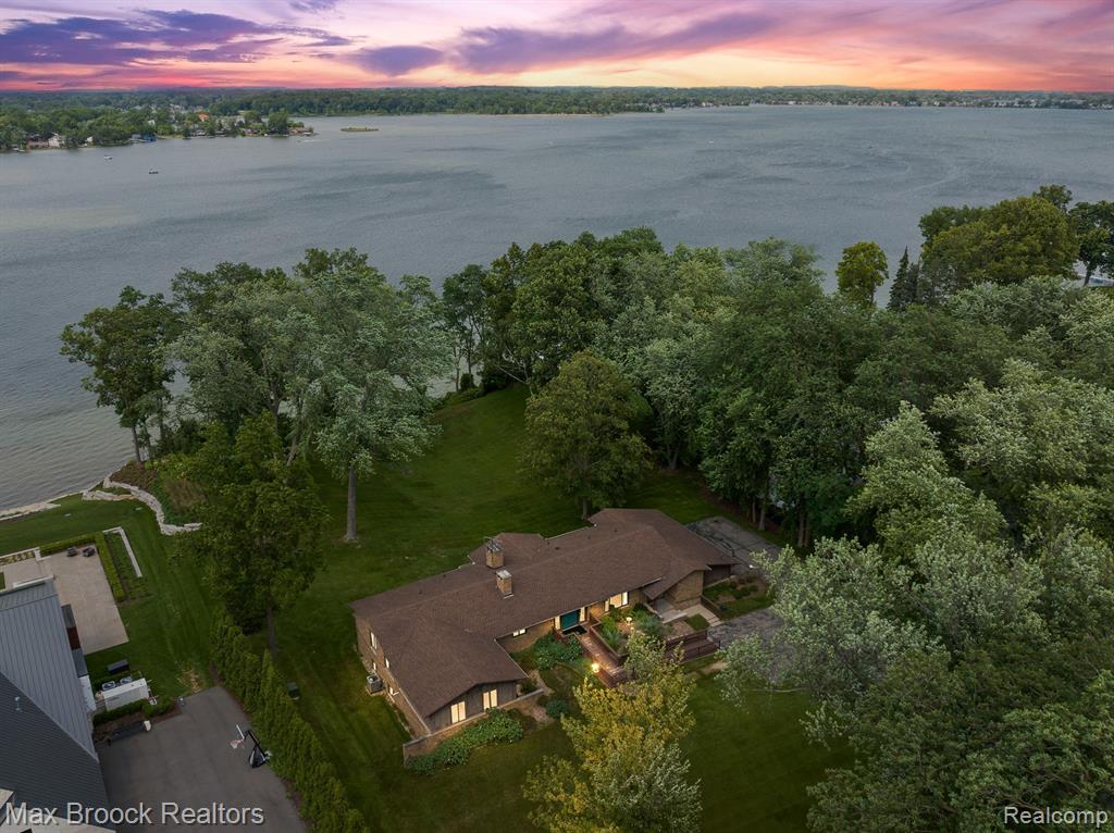 4550 Dow Ridge Road West Bloomfield, MI 48324 - Photo 1 of 46