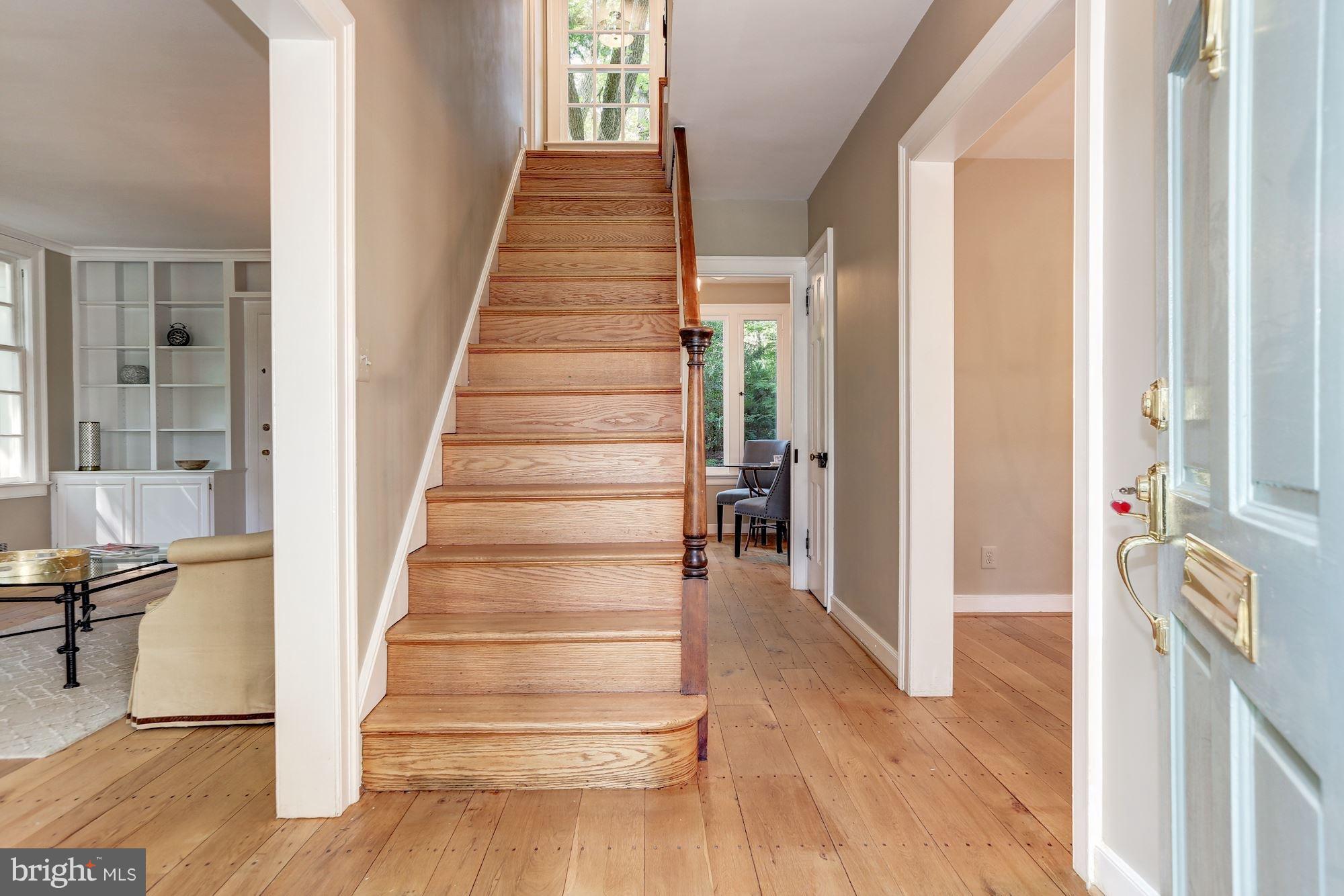 4812 Jamestown Road Bethesda, MD 20816 - Photo 3 of 28 Foyer