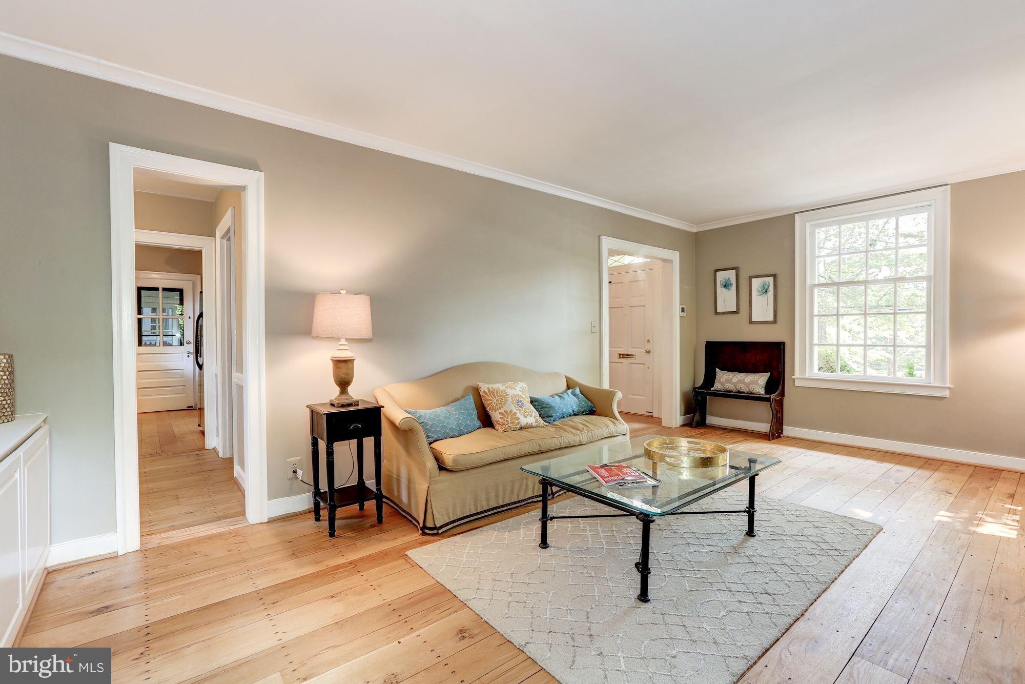 4812 Jamestown Road Bethesda, MD 20816 - Photo 5 of 28 Living Room