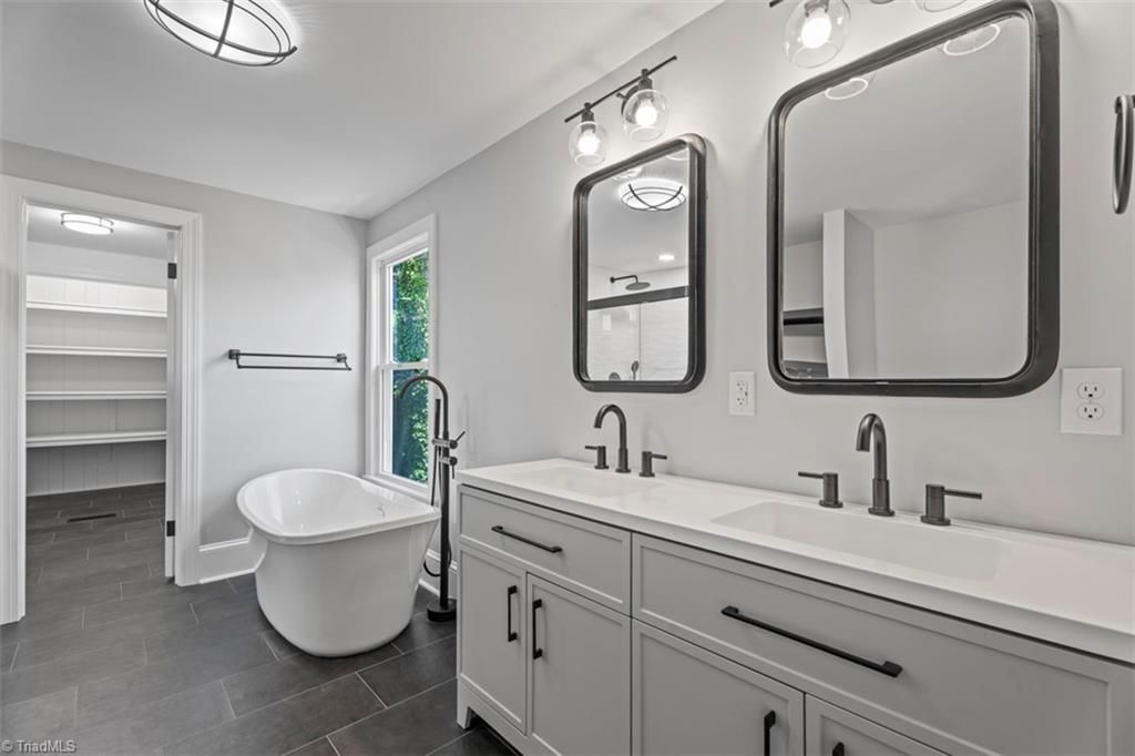 632 Stokesburg Road Walnut Cove, NC 27052 - Photo 4 of 40 Primary En Suite Bath