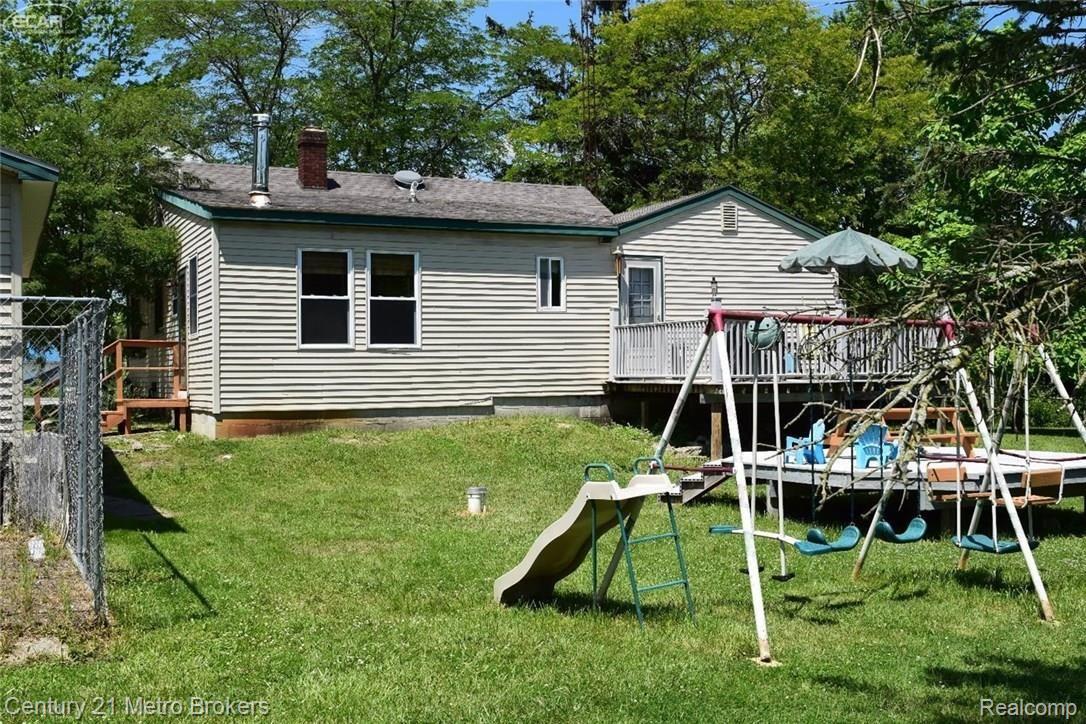 8052 North Bray Road Mount Morris, MI 48458 - Photo 36 of 39 30068275_37.jpg