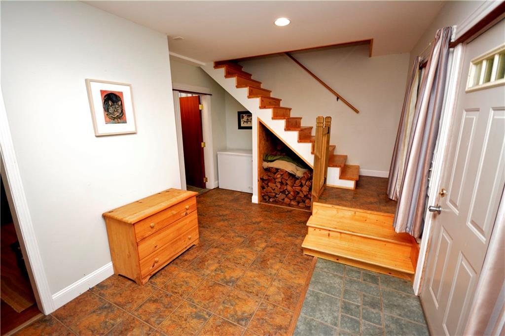 580 Airline Road Ellsworth, ME 04605 - Photo 4 of 14 The spacious entry into the home...