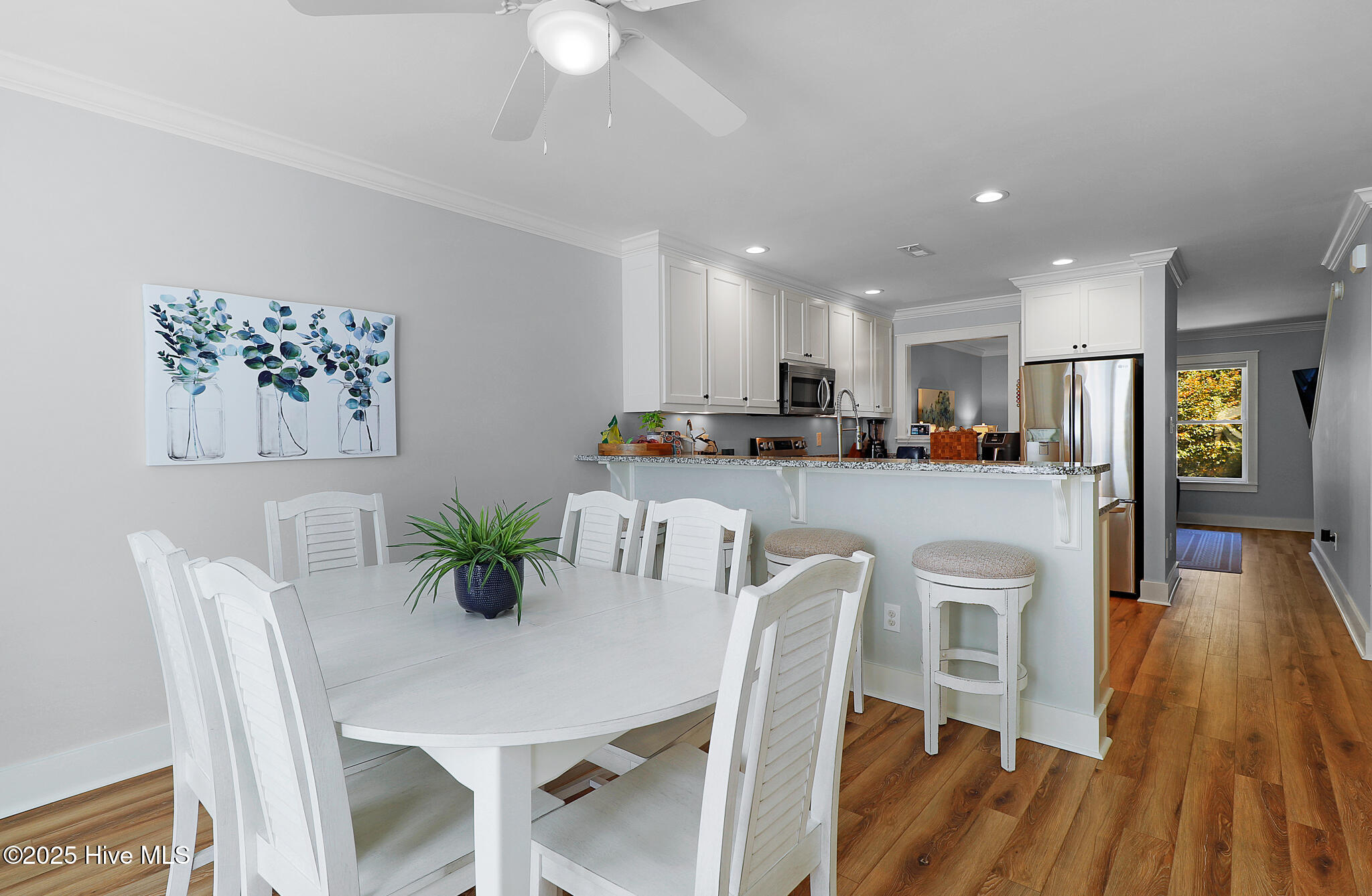 615 Broad Street, Unit B Beaufort, NC 28516 - Photo 11 of 29 Dinning Room